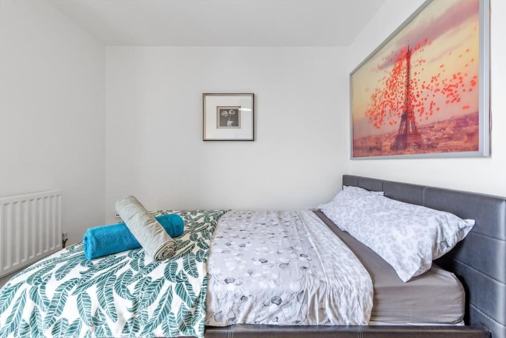 Lovely & Cosy 2 Beds Skyline View Londen